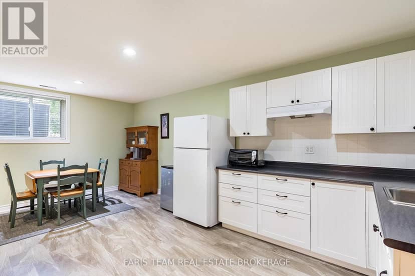 1033 Cameron Street — photo 27 of 40