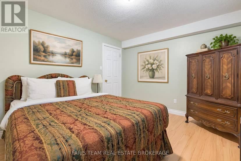 1033 Cameron Street — photo 32 of 40