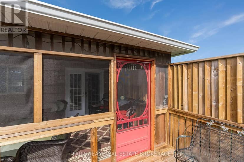 1033 Cameron Street — photo 37 of 40