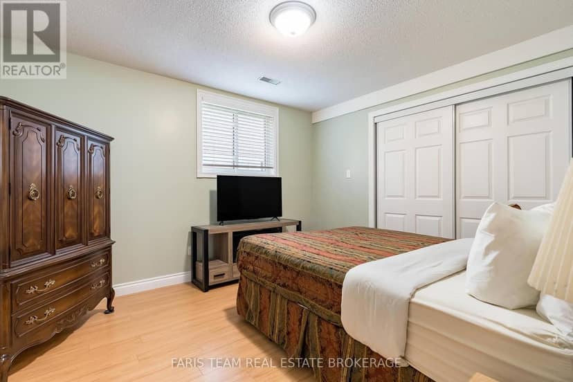 1033 Cameron Street — photo 33 of 40