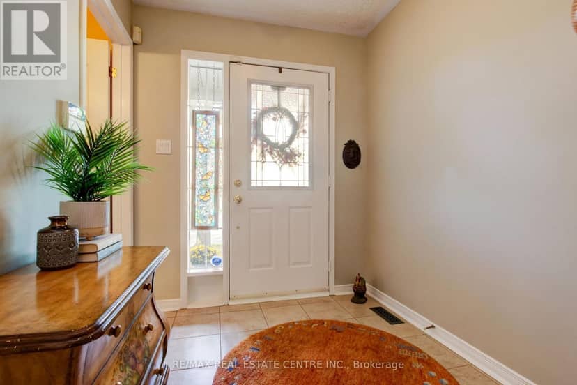 19 - 8305 McLaughlin Road — photo 7 of 40