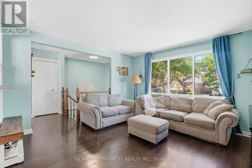 34 Grantham Avenue S — photo 10 of 40