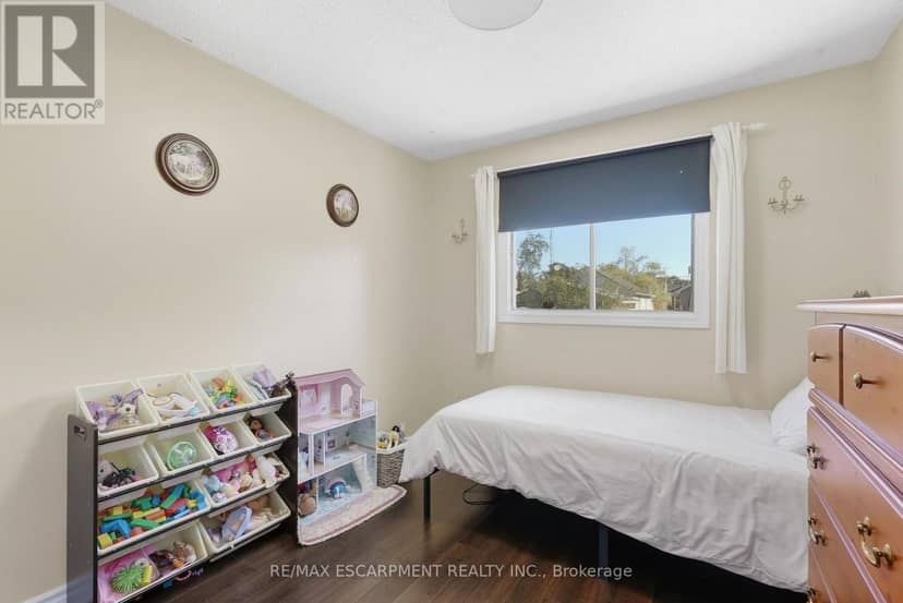 34 Grantham Avenue S — photo 28 of 40