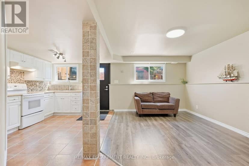 34 Grantham Avenue S — photo 40 of 40
