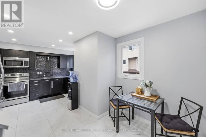 D - 22 Bond Street N — photo 17 of 30