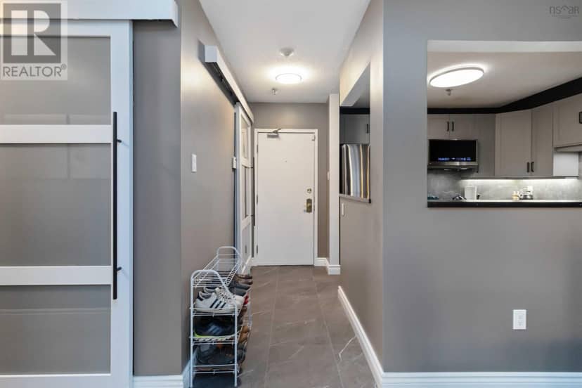 104 12 Spinnaker Drive — photo 4 of 31