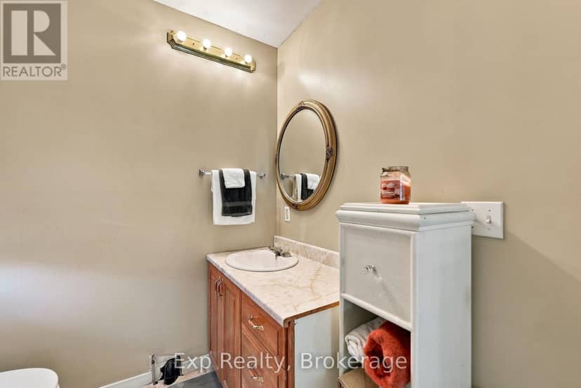 204 Robert Street — photo 37 of 40
