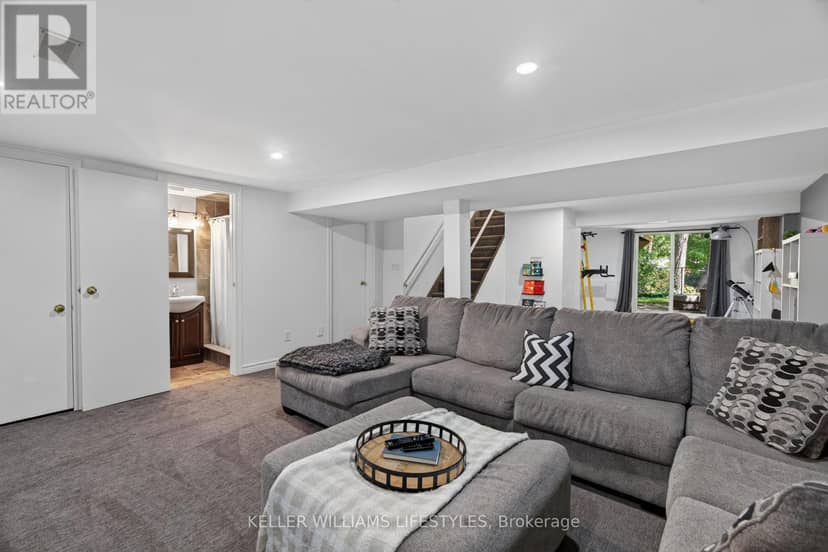 586 Grand View Avenue — photo 36 of 40