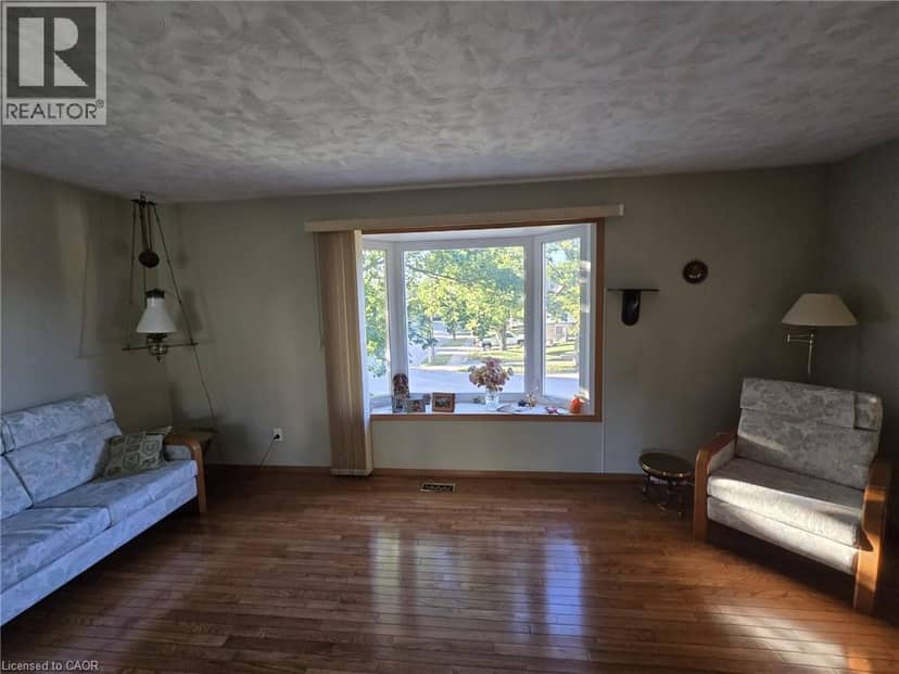 410 LAKEVIEW Drive — photo 10 of 25