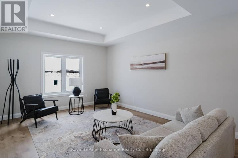 Unit 43 - 1071 Waterloo Street N — photo 3 of 28