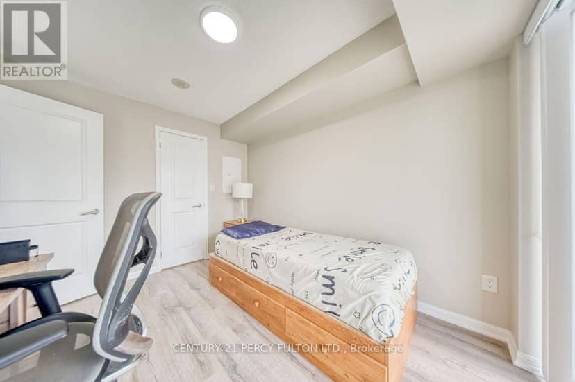 1107 - 400 Adelaide Street E — photo 20 of 27