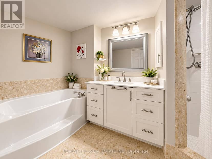 225 - 14924 Yonge Street — photo 19 of 33