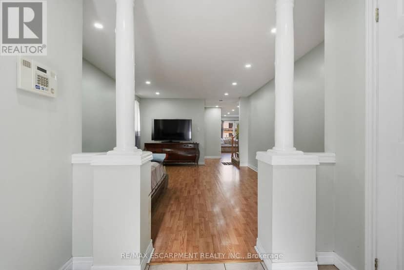 31 Peachwood Crescent — photo 6 of 40