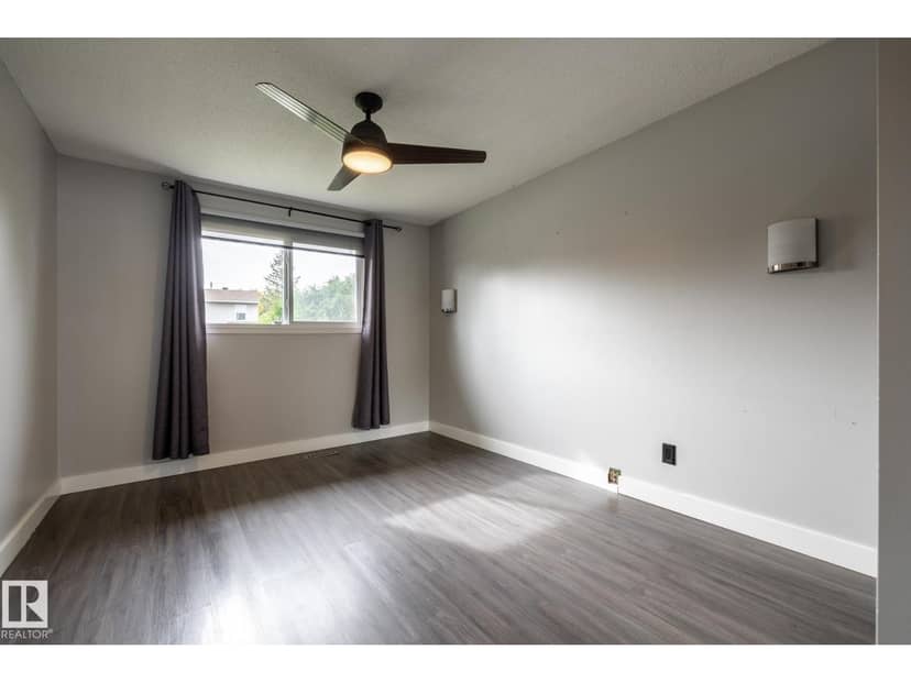 8836 150 AV NW — photo 29 of 40