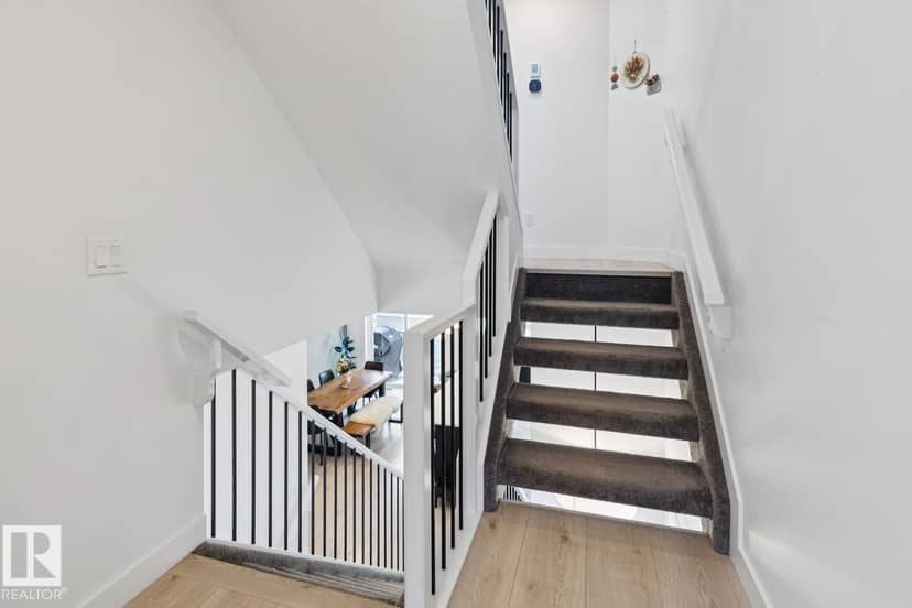 #6 9745 92 ST NW NW — photo 32 of 40