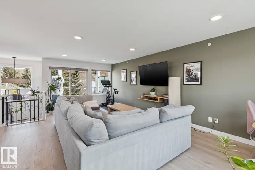 #6 9745 92 ST NW NW — photo 33 of 40