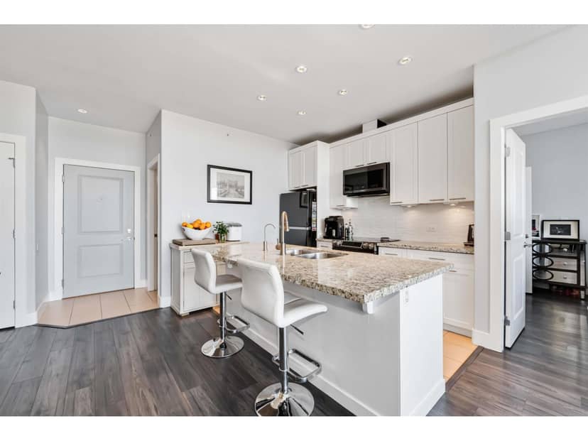 421 2970 King George Boulevard, Surrey, photo 6