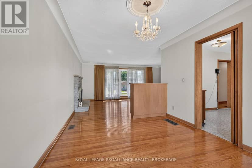 9 Dianna Street — photo 10 of 40