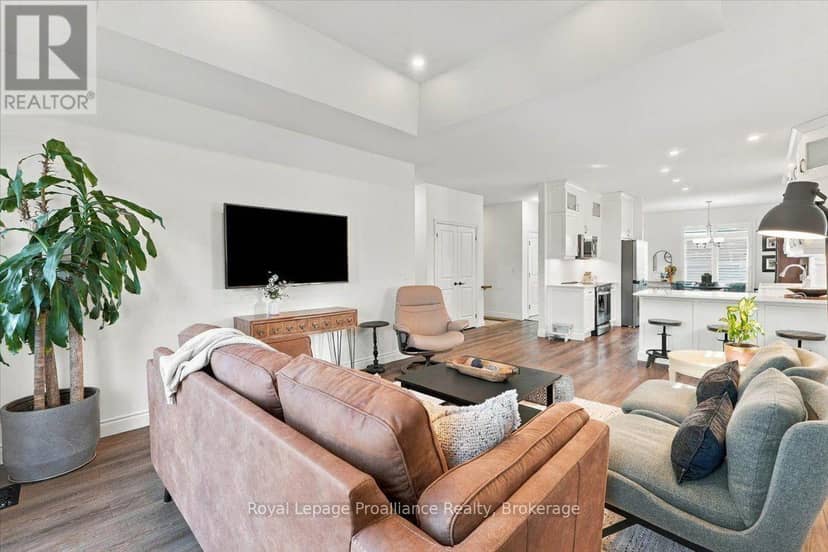 20 Aberdeen Street — photo 14 of 40
