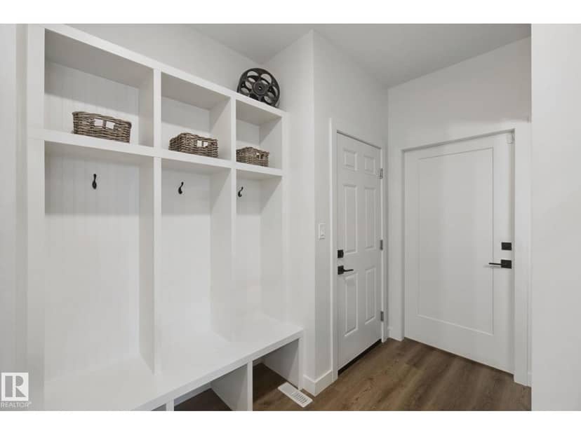 1024 Berg Pl — photo 15 of 40
