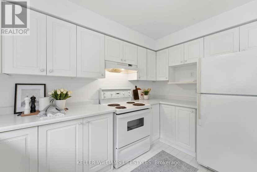 16 - 270 North Centre Road — photo 5 of 32