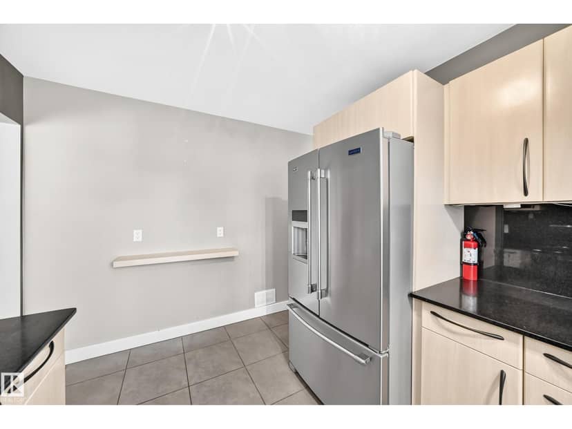 10715 133 ST NW — photo 14 of 40