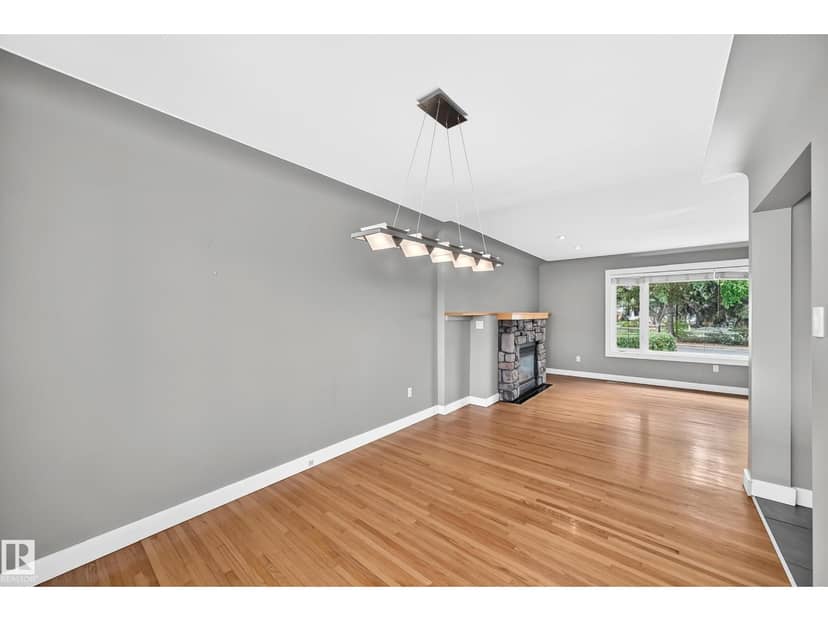 10715 133 ST NW — photo 19 of 40