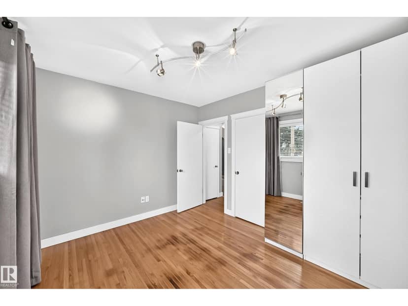10715 133 ST NW — photo 31 of 40