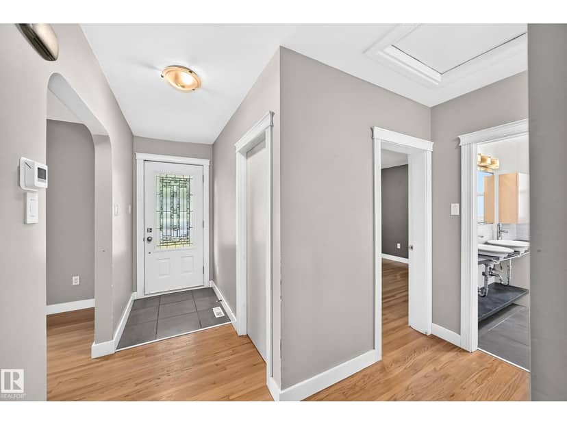 10715 133 ST NW — photo 32 of 40