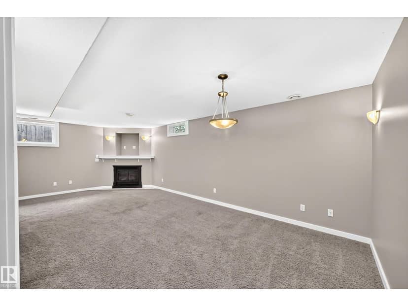 10715 133 ST NW — photo 33 of 40