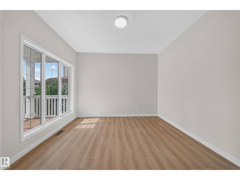 7836 7 Ave SW SW, Edmonton, photo 2