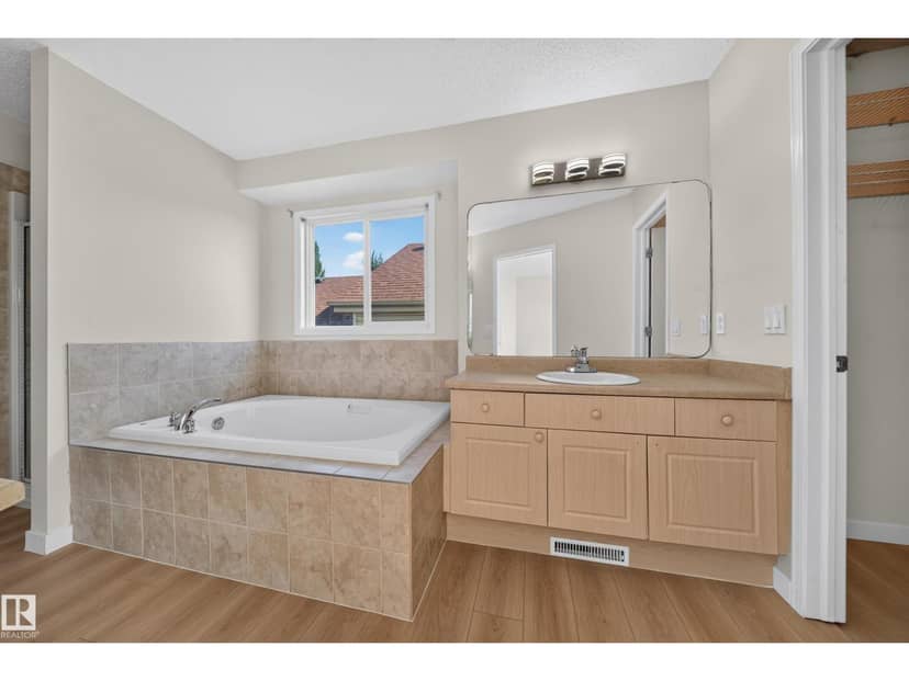 7836 7 Ave SW SW — photo 38 of 40