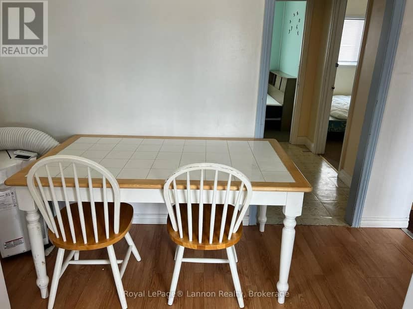 131 Burns Street — photo 10 of 18