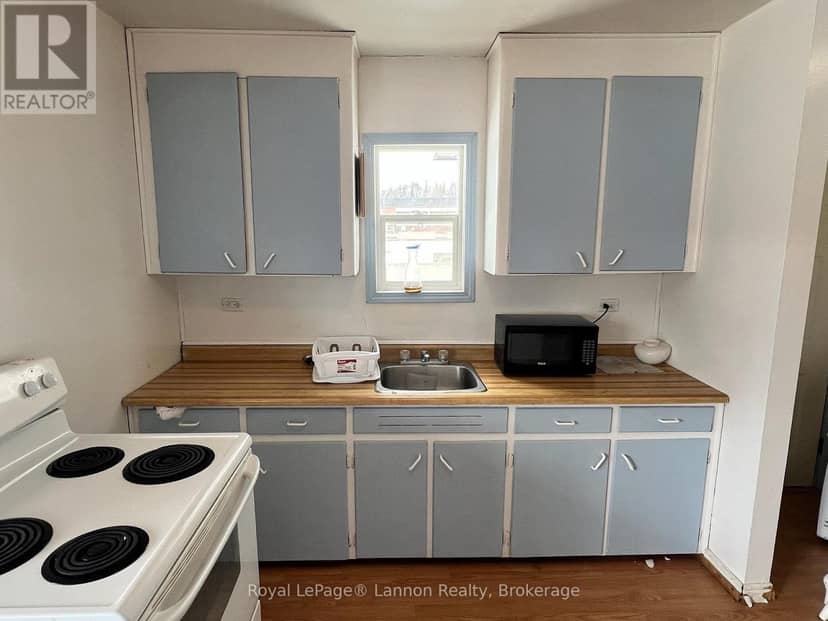 131 Burns Street — photo 8 of 18