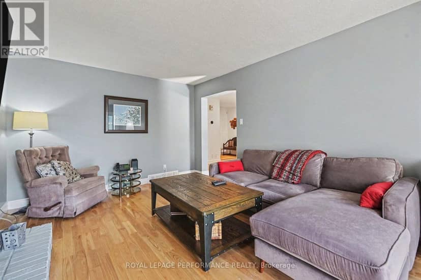 6284 Sundown Crescent — photo 18 of 37