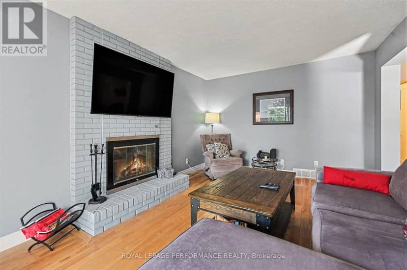 6284 Sundown Crescent — photo 20 of 37