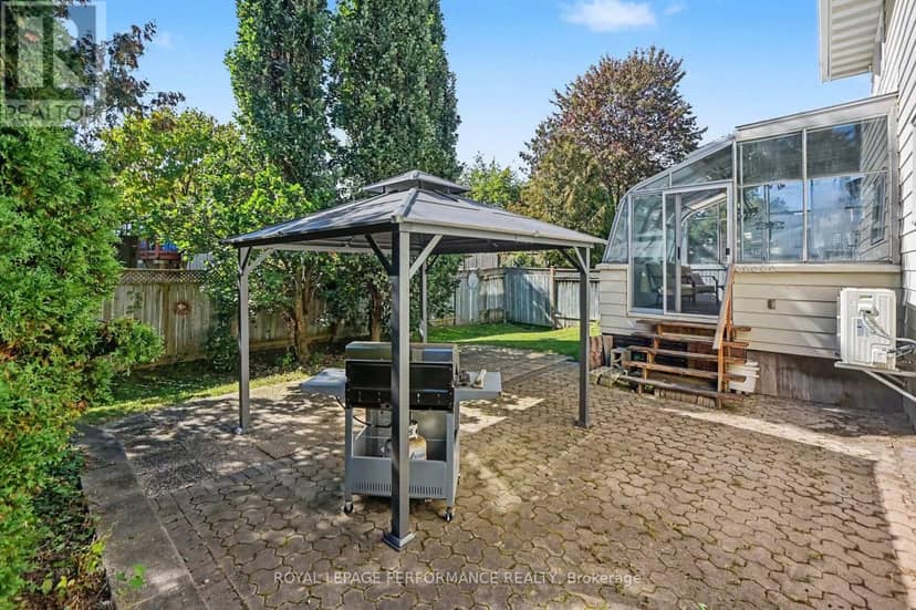 6284 Sundown Crescent — photo 32 of 37