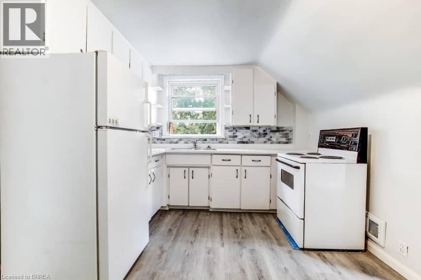 25 HENRY Street — photo 13 of 33