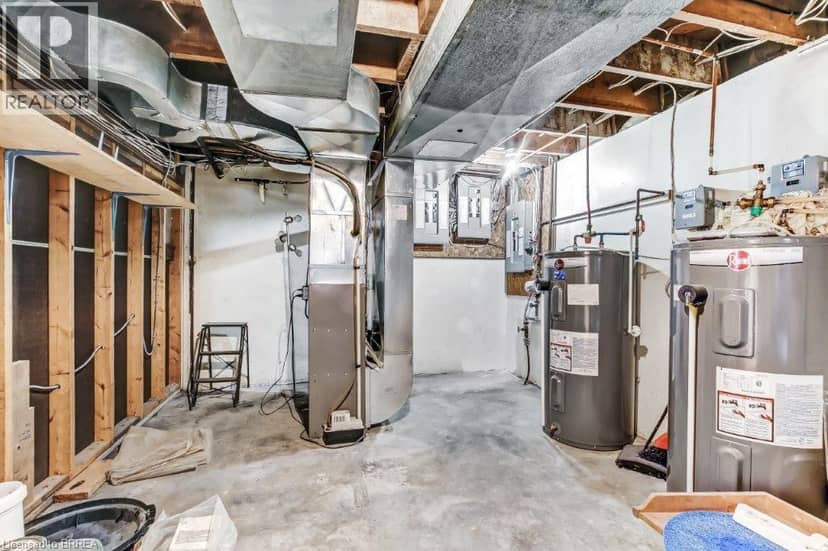 25 HENRY Street — photo 18 of 33