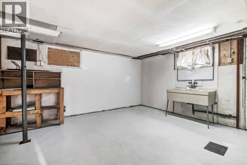 25 HENRY Street — photo 19 of 33