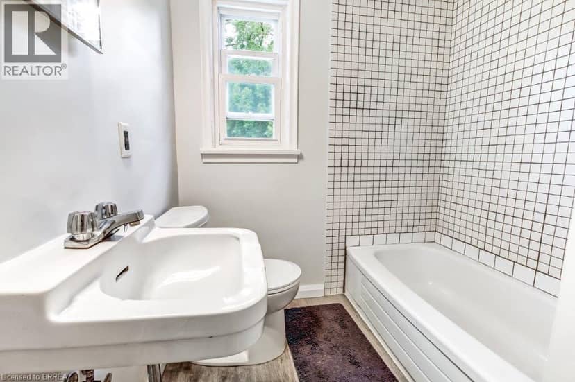 25 HENRY Street — photo 14 of 33