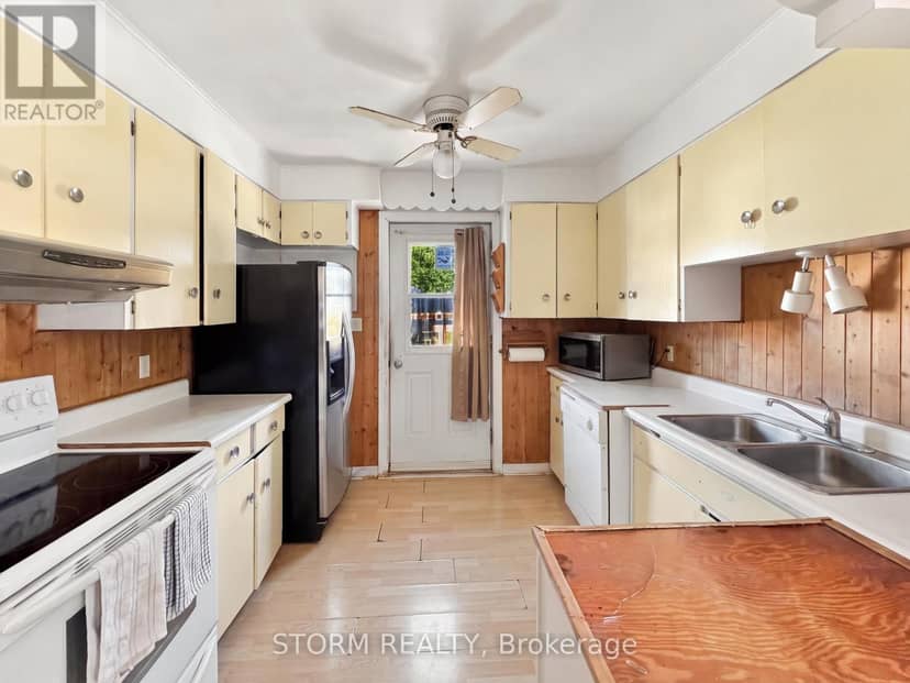 37 Oak Street — photo 10 of 21