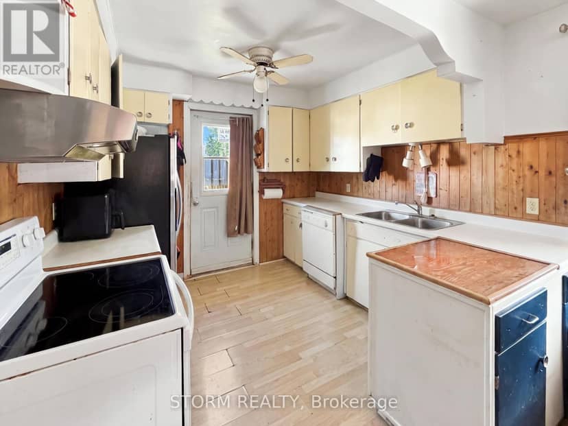 37 Oak Street — photo 11 of 21
