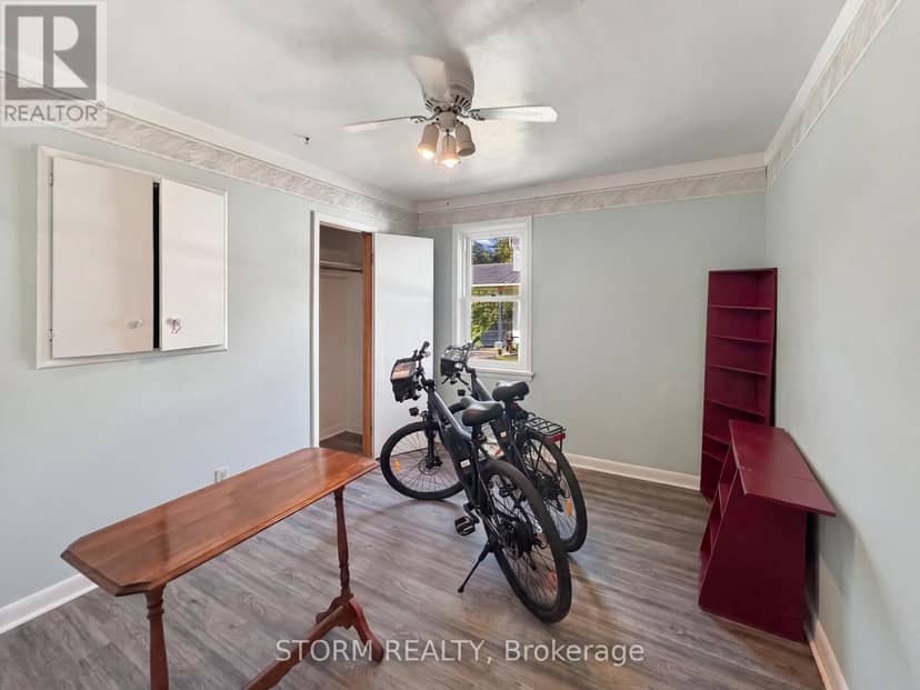 37 Oak Street — photo 17 of 21