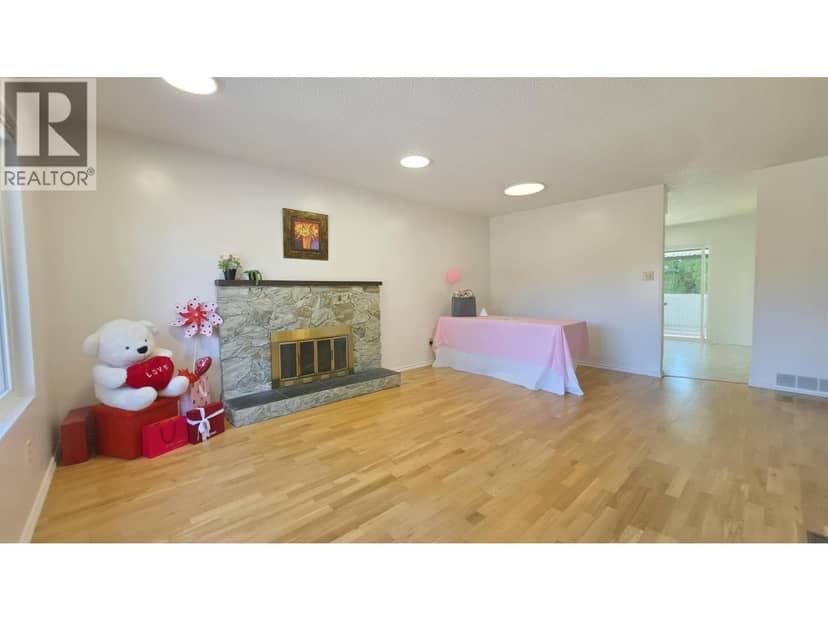 3220 HARWOOD AVENUE, Coquitlam, photo 4