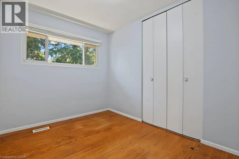 15 CARWYN Crescent — photo 17 of 40
