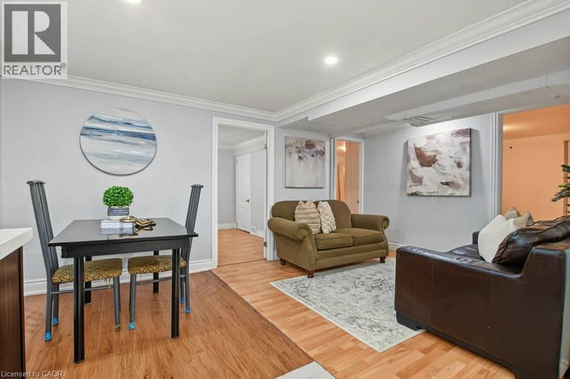 15 CARWYN Crescent — photo 27 of 40