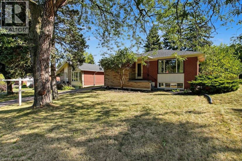 15 CARWYN Crescent — photo 2 of 40