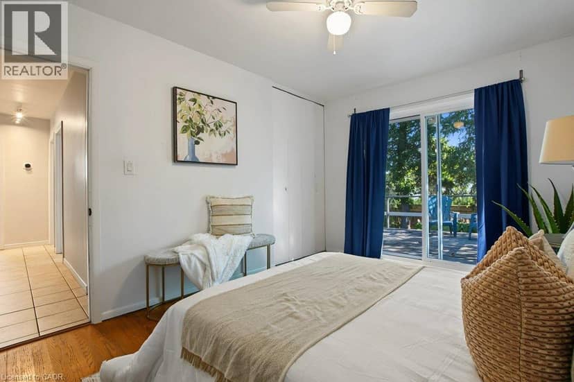 15 CARWYN Crescent — photo 20 of 40