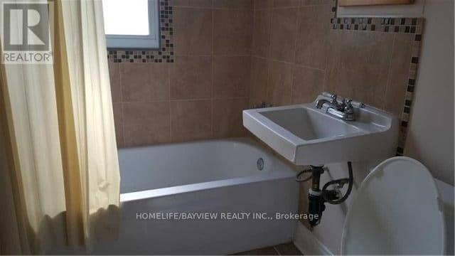 66 Roxborough Road — photo 12 of 14